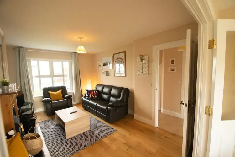 Modern Central Three Bedroom House