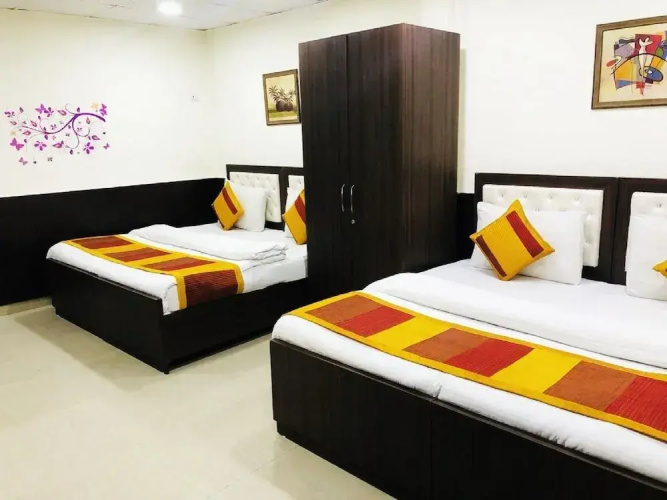 The 7 Days Hotel