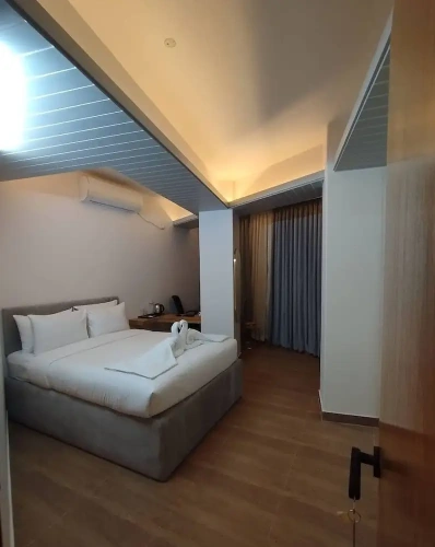 Deluxe Double room with city view