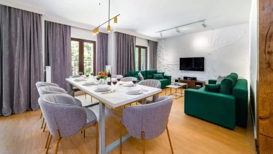 Apartment with mountain view