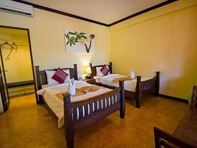 Standard Twin room