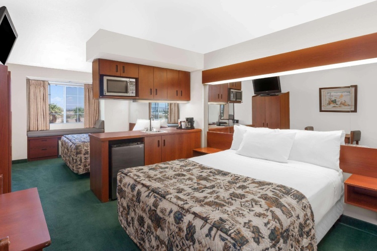 Quadruple Suite