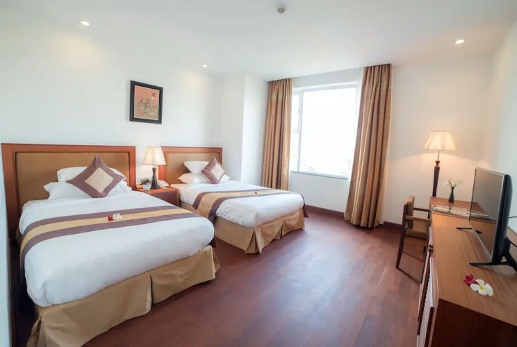 Deluxe Twin room with city view
