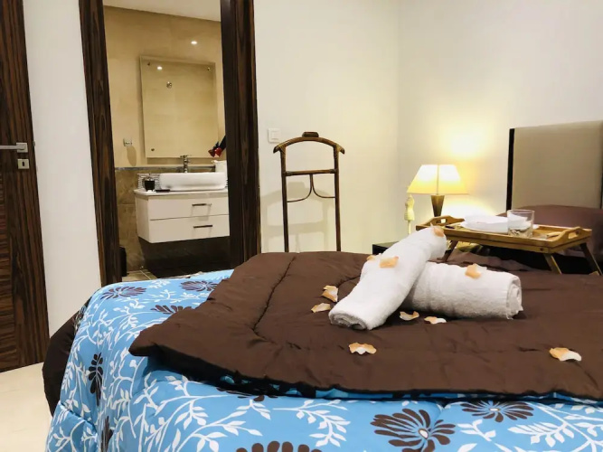 Business Apartment with View & Hot Tub