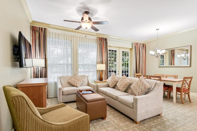 3 Bedrooms Apartment