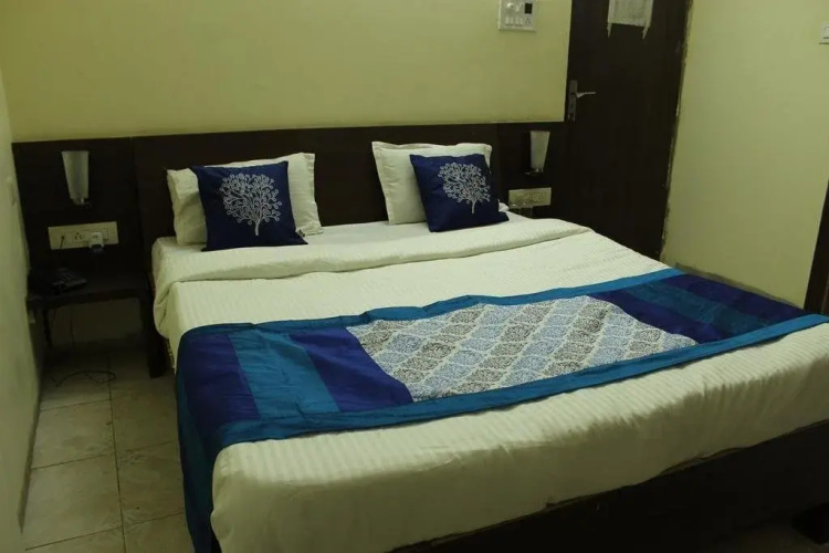 Hotel Om by FabHotels