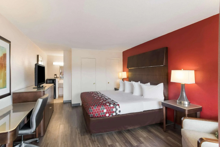 Econo Lodge Washington NC North