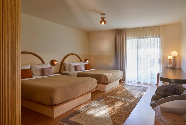 Deluxe Quadruple room