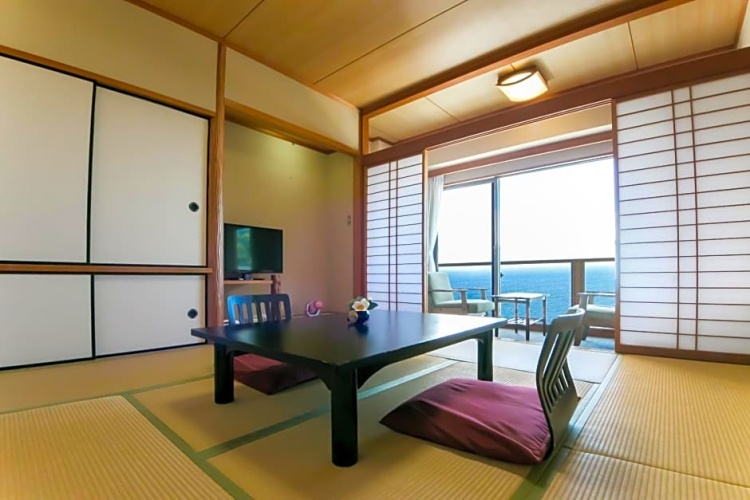 Standard Twin room with sea view