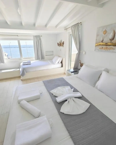 Standard Quadruple room with sea view