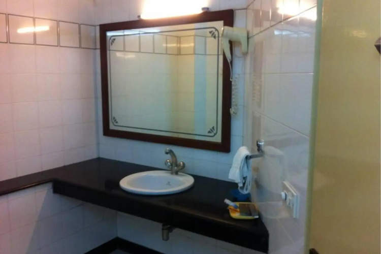 Monark Hotel
