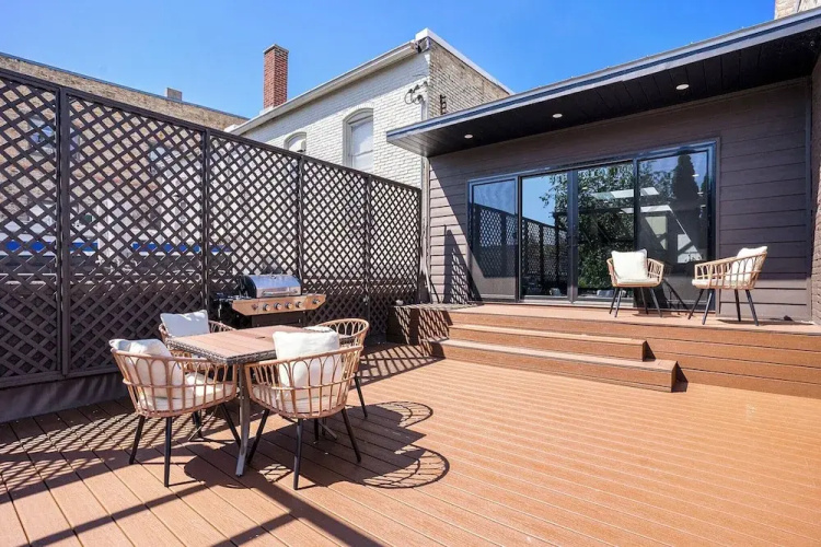 Love Mi Getaway Loft with Deck 110