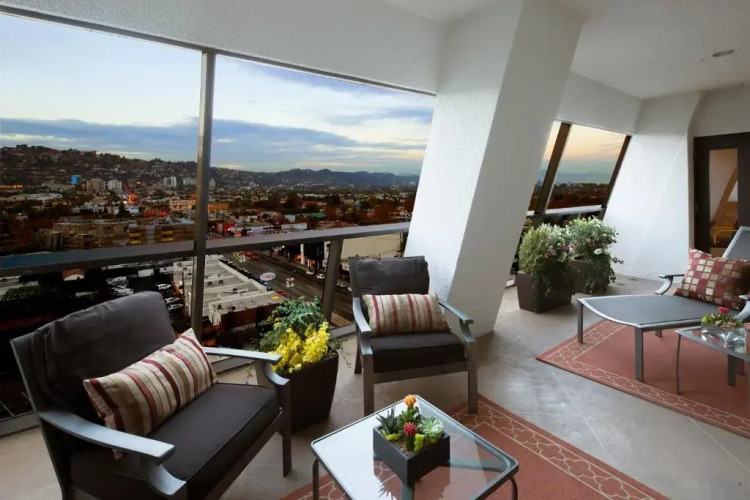 Presidential Double Suite with land view — Twin Beds