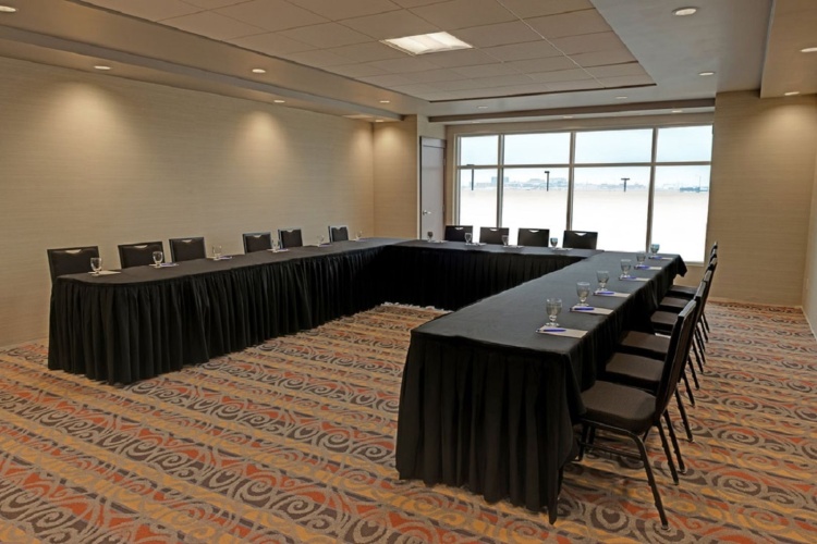 Hotel Clique Calgary Airport photo 11