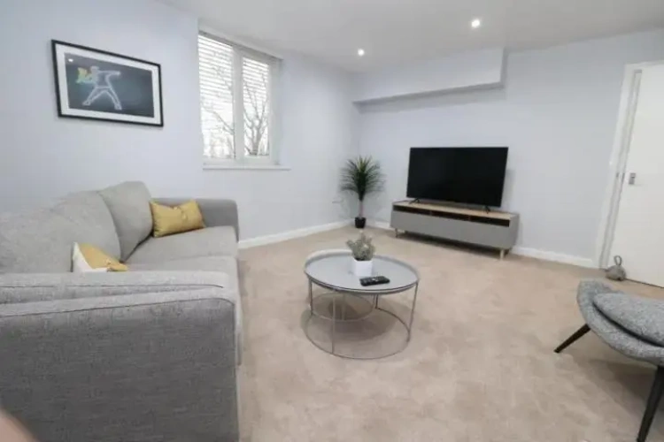 2 Bedrooms Apartment