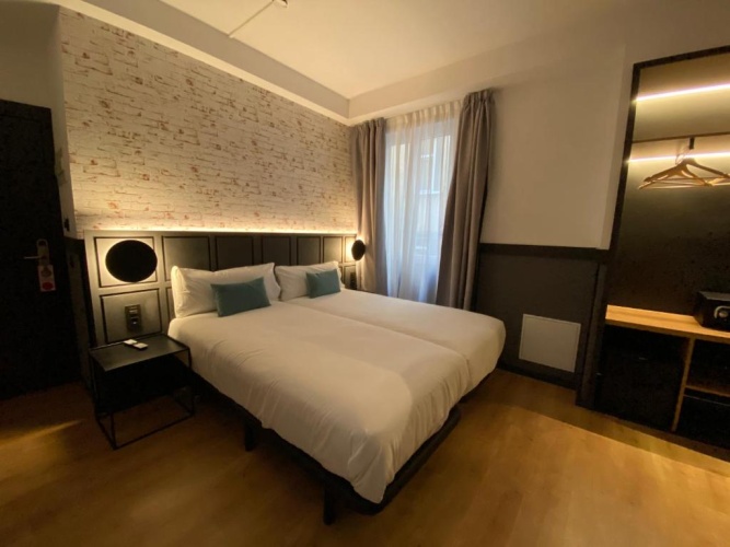 Standard Twin room