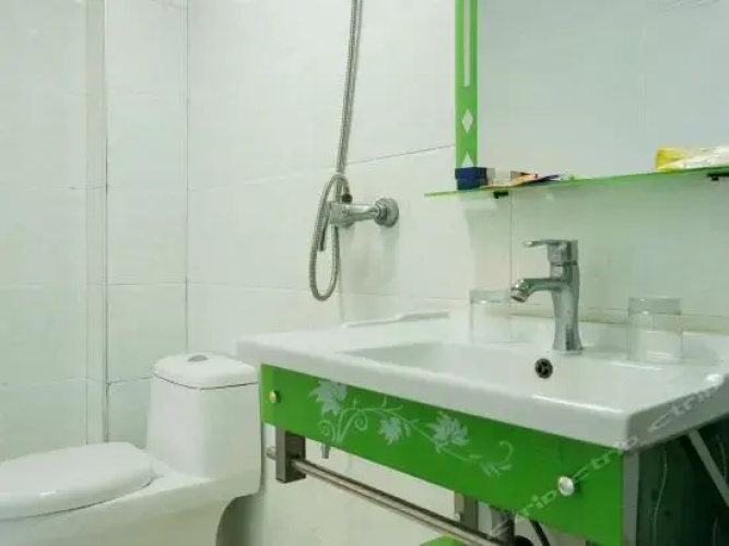 Beihai Silver Beach Holiday Hotel(北海银滩度假村)