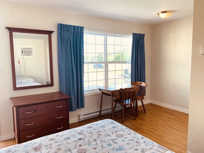 Standard Quadruple Basement room with city view