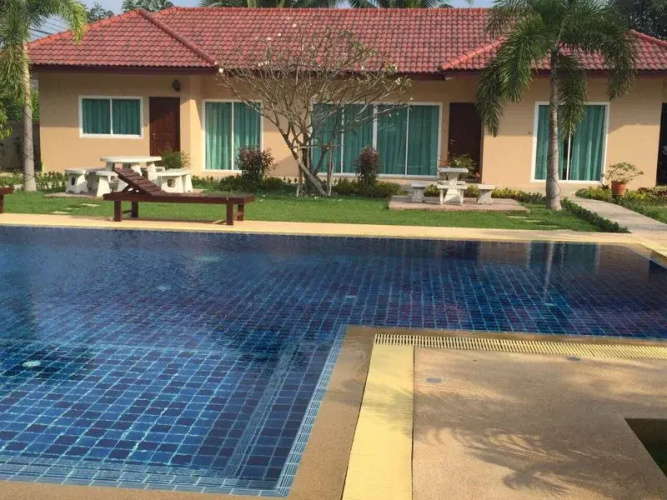 East Shore Resort
