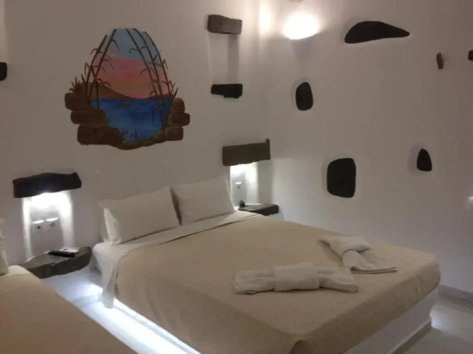 Standard Triple room