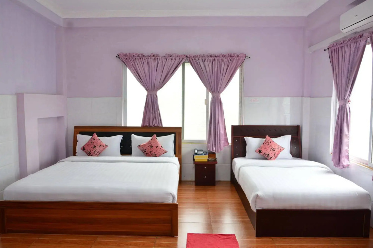 Hotel 99