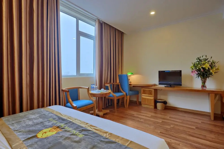 HS-Peace Hotel