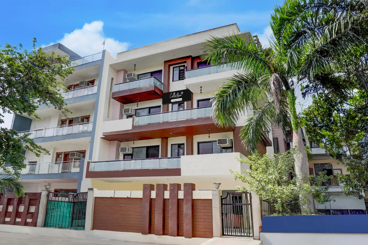 Super Collection O Sector 70 Noida