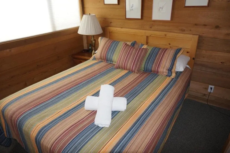 652 4 Bedroom Condo