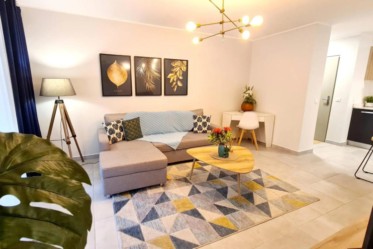Anavai apartment