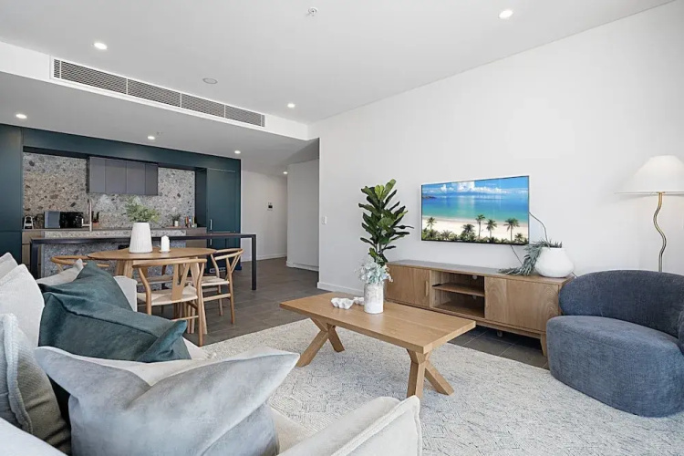 Spacious 2-bed Apartment With Rooftop Views