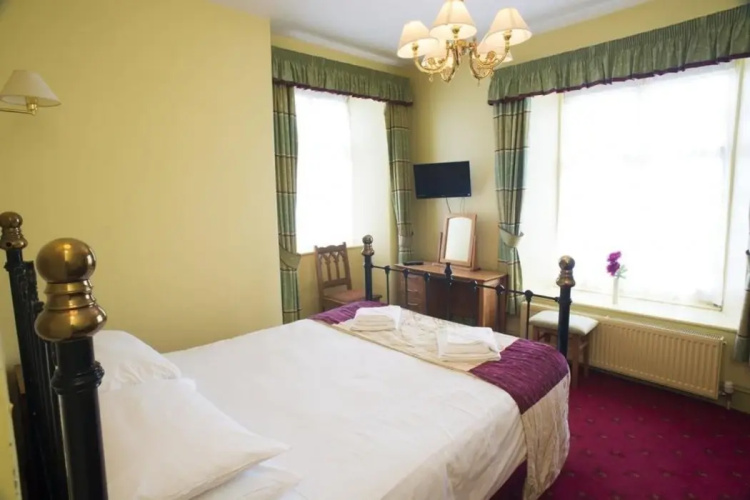 The Highwayman Inn