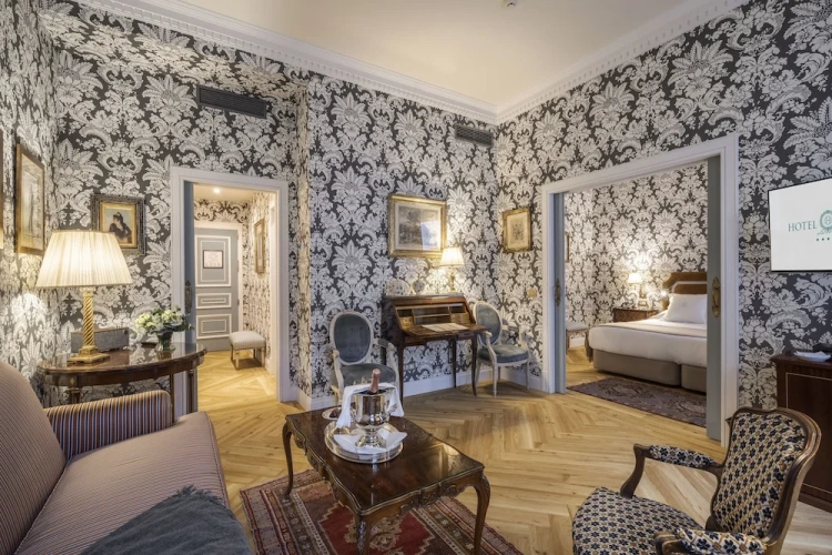 Deluxe Suite with balcony