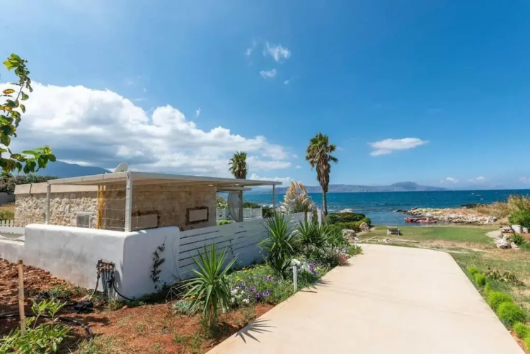 Artemis Seafront Stone Studio