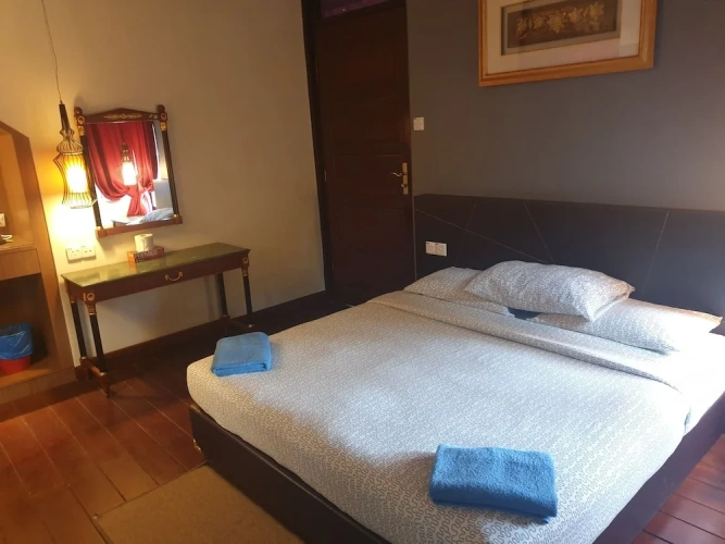 Deluxe Double room with land view