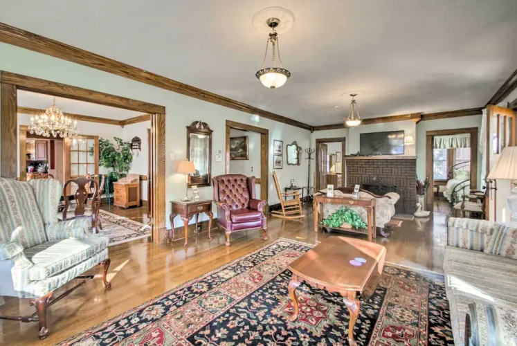 Damascus Home w/ Fire Pit & Views, Walk to Shops!