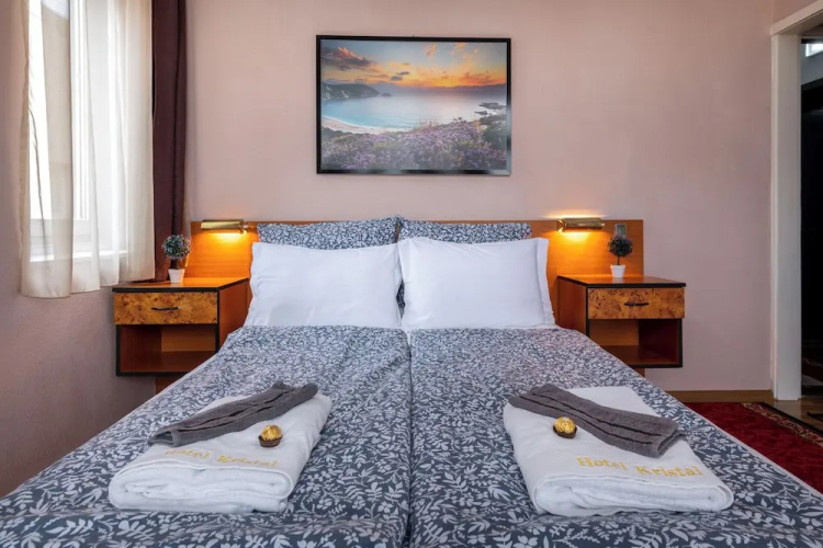 Kristal Hotel