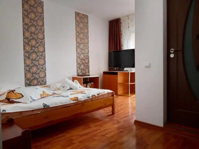 Economy Triple room