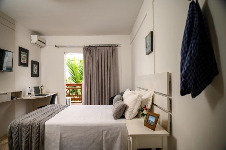 Deluxe Double room with partial sea view
