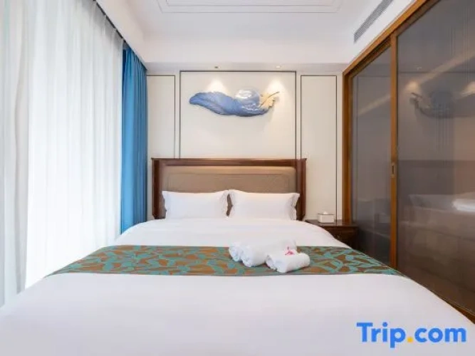 2 Bedrooms Superior Suite with balcony