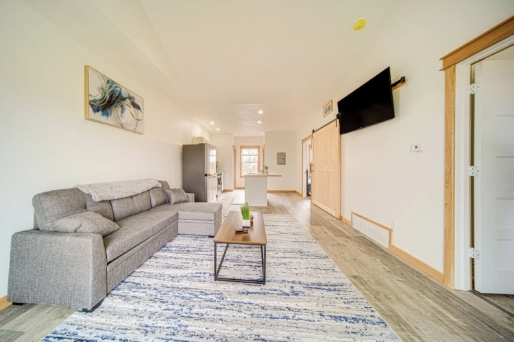 2 Bedrooms Apartment
