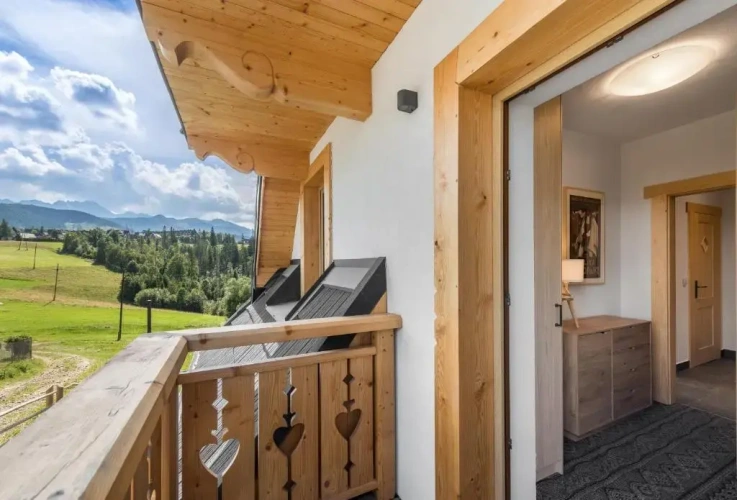 3 Bedrooms Apartment