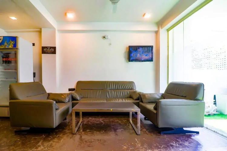 Fabhotel Kiara The Private Suites