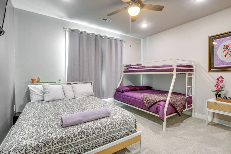 2 Bedrooms Apartment