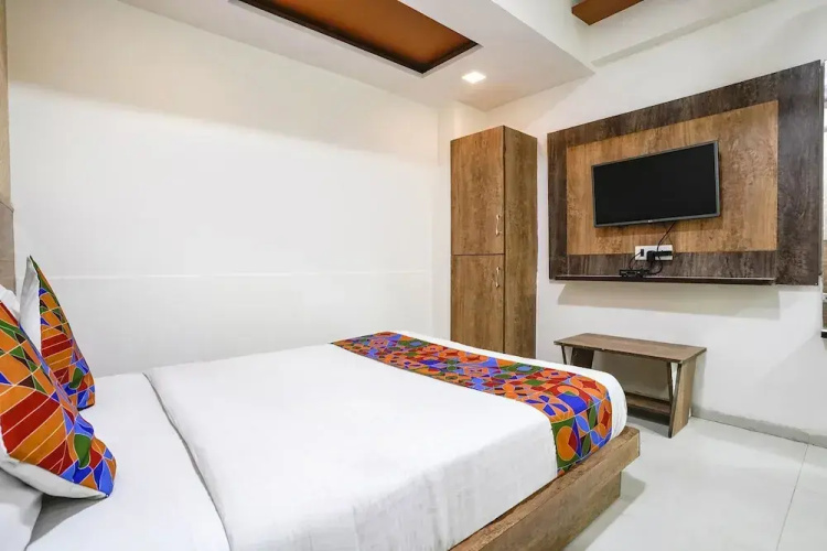 Fabhotel Galaxy I