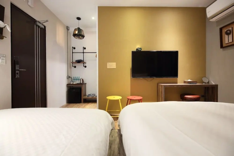 Economy Quadruple room