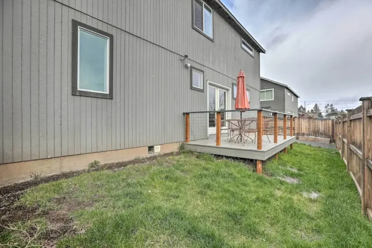 Chic Bend Home w/ Deck < 3 Mi to Downtown!