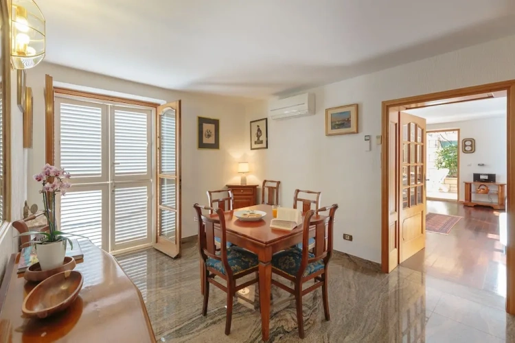 2 Bedrooms Apartment with balcony and with sea view