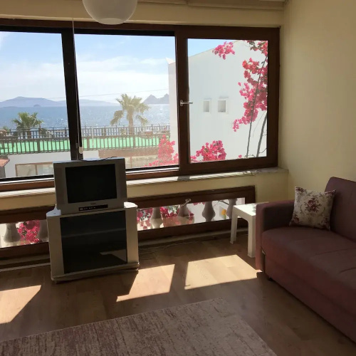 Ayvan Beach Hotel