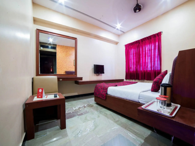 Shreenithi By Oyo Rooms