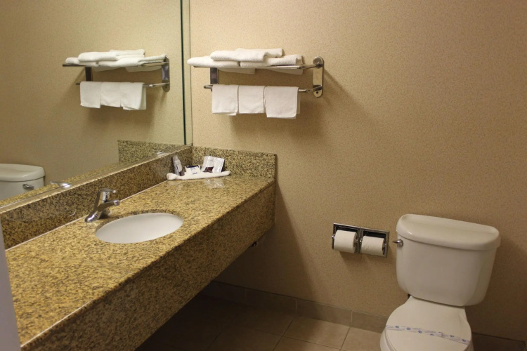 Crystal Inn & Suites photo 9
